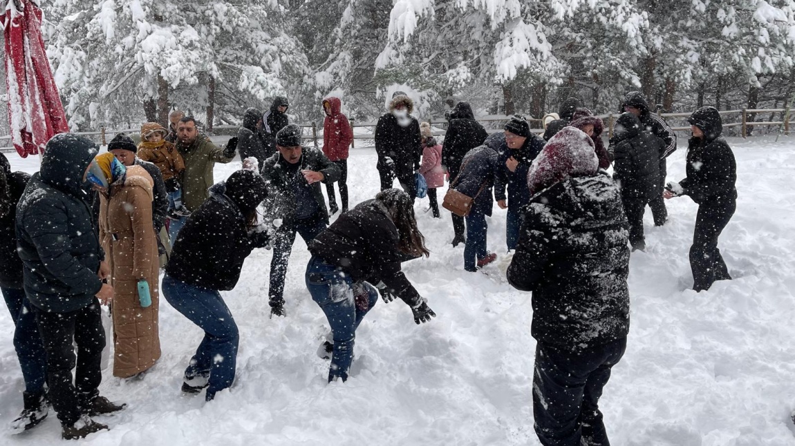 OKUL ÖĞRETMENLERİMİZ 24 KASIM ÖĞRETMENLER GÜNÜ ETKİNLİĞİNE KATILDI